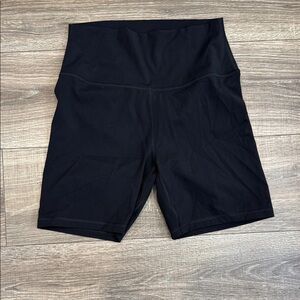 CRZ YOGA gym shorts (8/10)